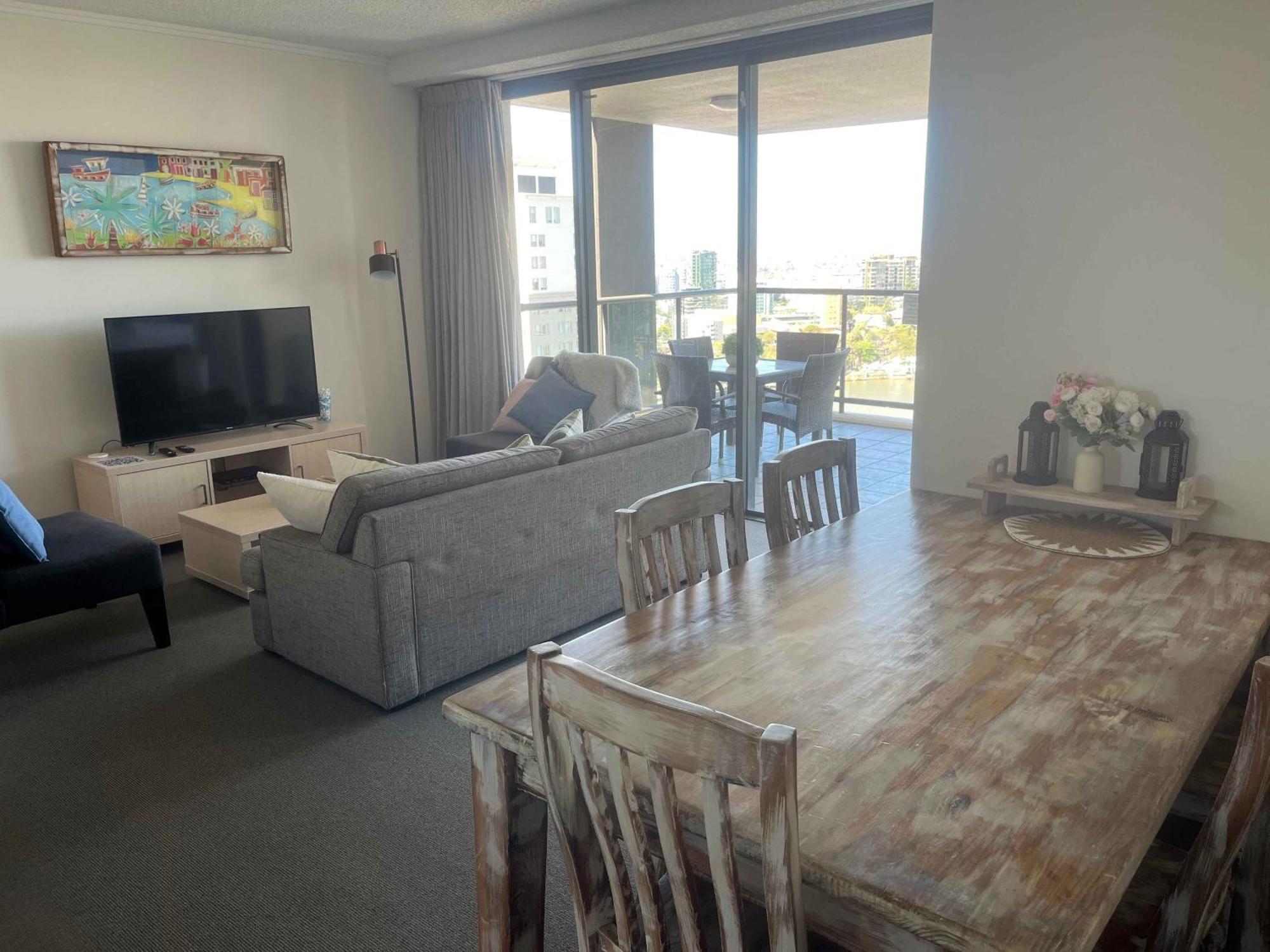 Urban Cbd Elegance With River&botanic Garden Views Apartment