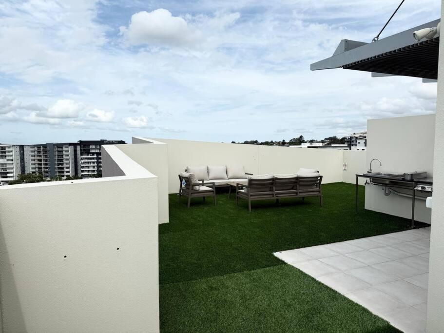 Spacious Newly Renovated 3-bedroom Opposite Westfield Chermside *