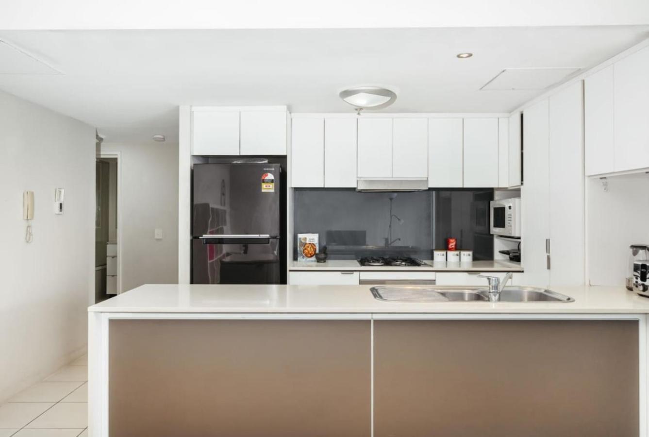 Great Value Cbd 2 Beds Free Carpark Pool And Gym Apartment *