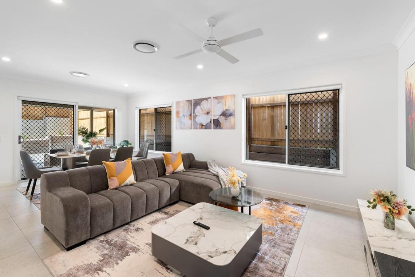 Brand New Modern 5br House Ducted Ac Near Mall Holiday home