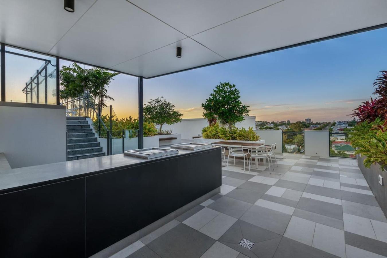 Apartment Rooftop Pool And View Stylish 2bed With Ducted Ac *