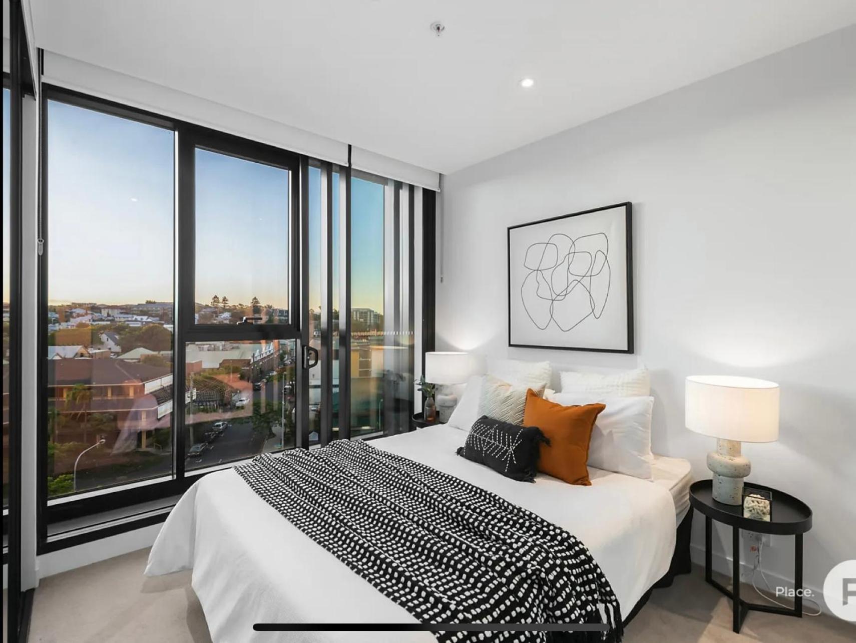 Sunset View 2b 2b Apartment, Location *