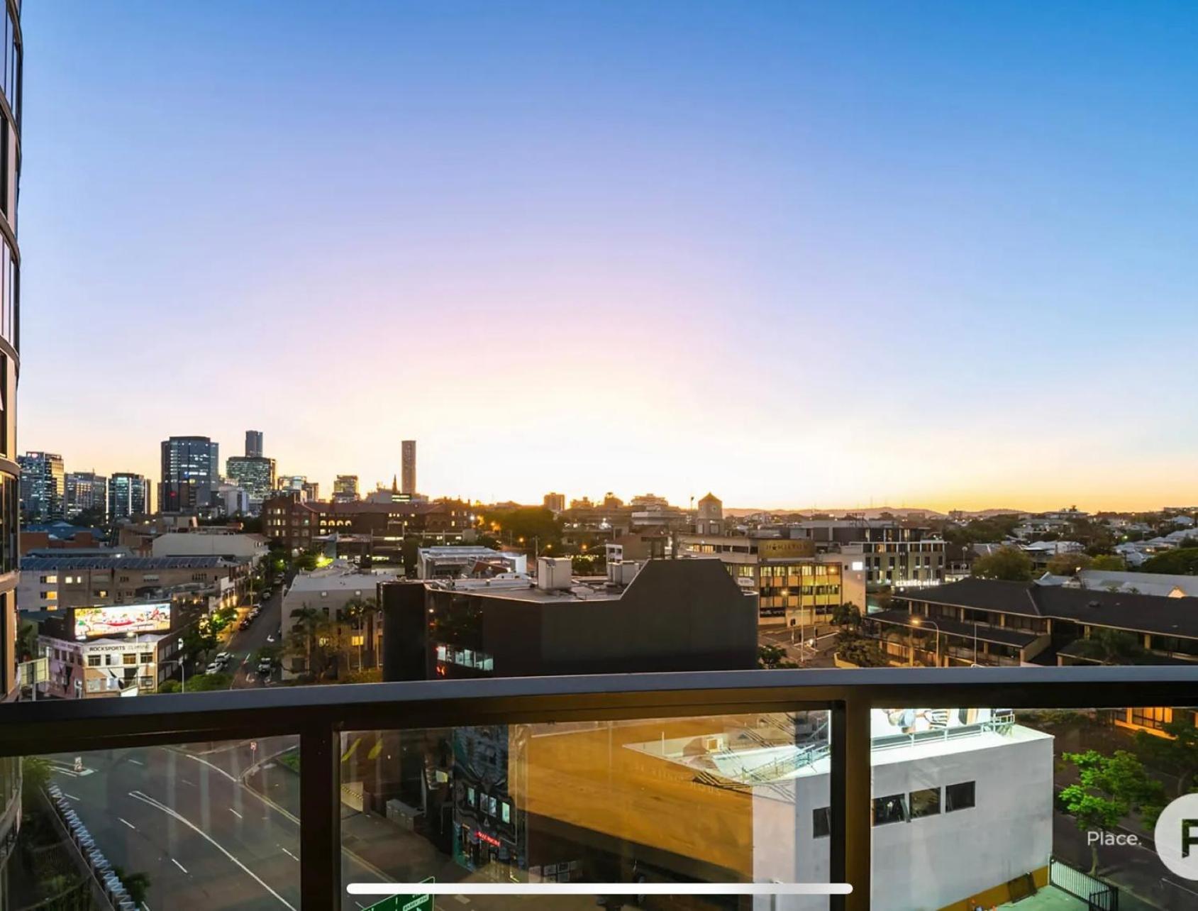Sunset View 2b 2b Apartment, Location