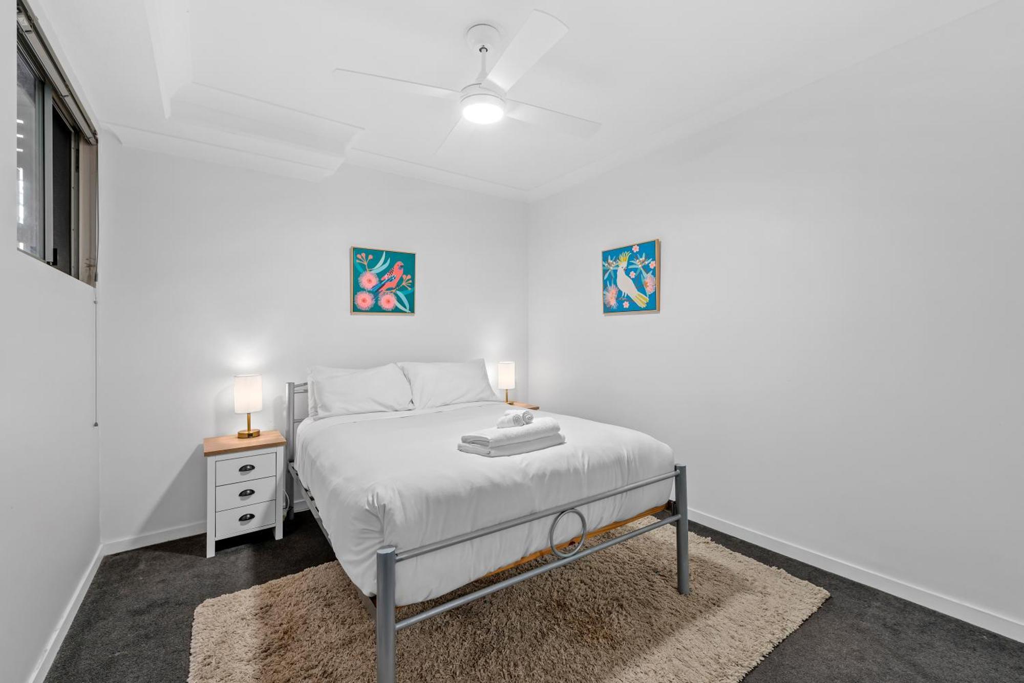 Spacious 2br Close To Uq, Shops With 2parking & Pool Apartment
