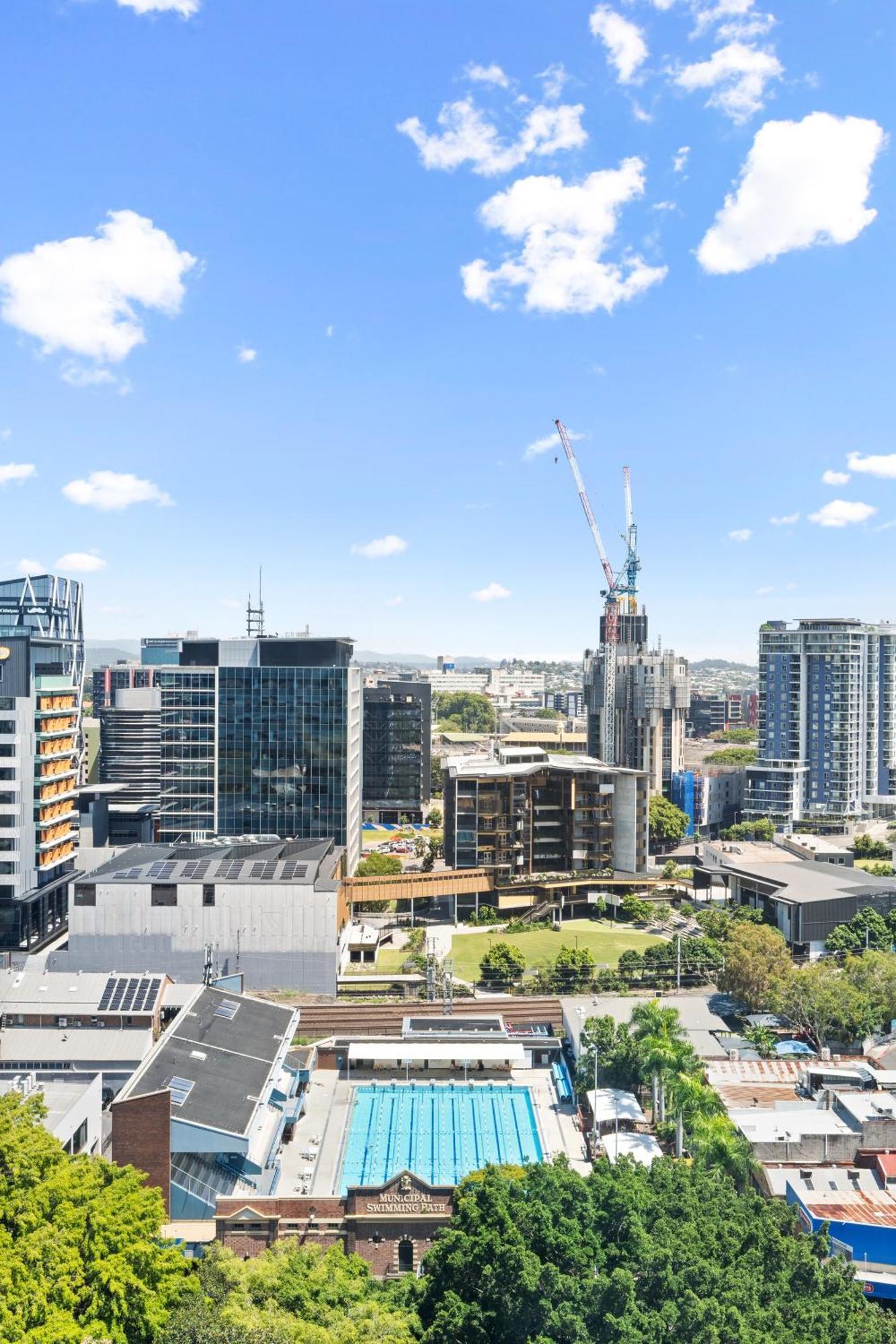 Apartment Elegant 2-bed With Rooftop Dining & Fabulous Views *