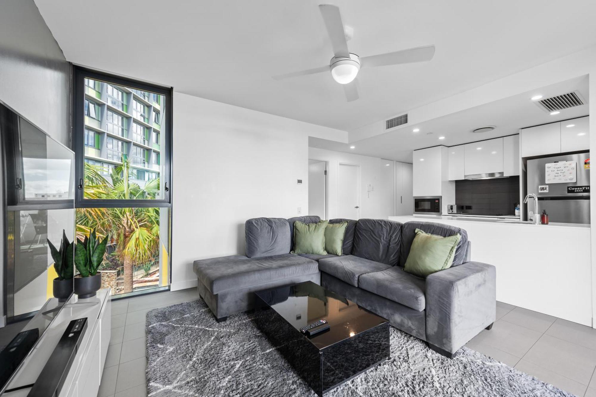 Close To Hospital With Pool And Car Park! Apartment