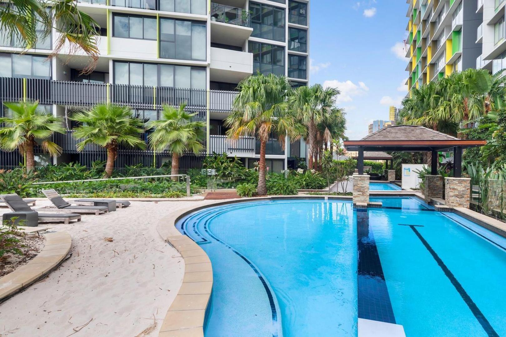 Close To Hospital With Pool And Car Park! Apartment Brisbane