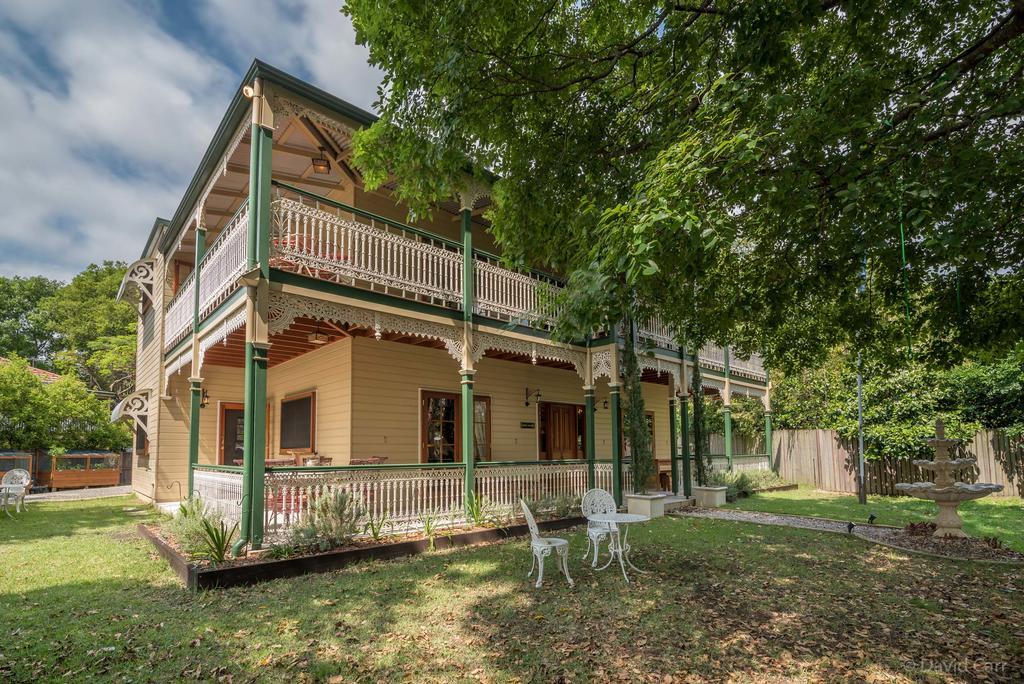 Guest house Grove Manor