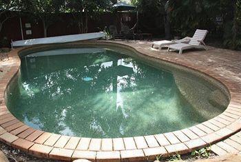 Somewhere To Backpackers Brisbane