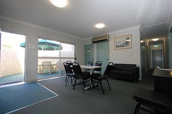 Herston Place 3*