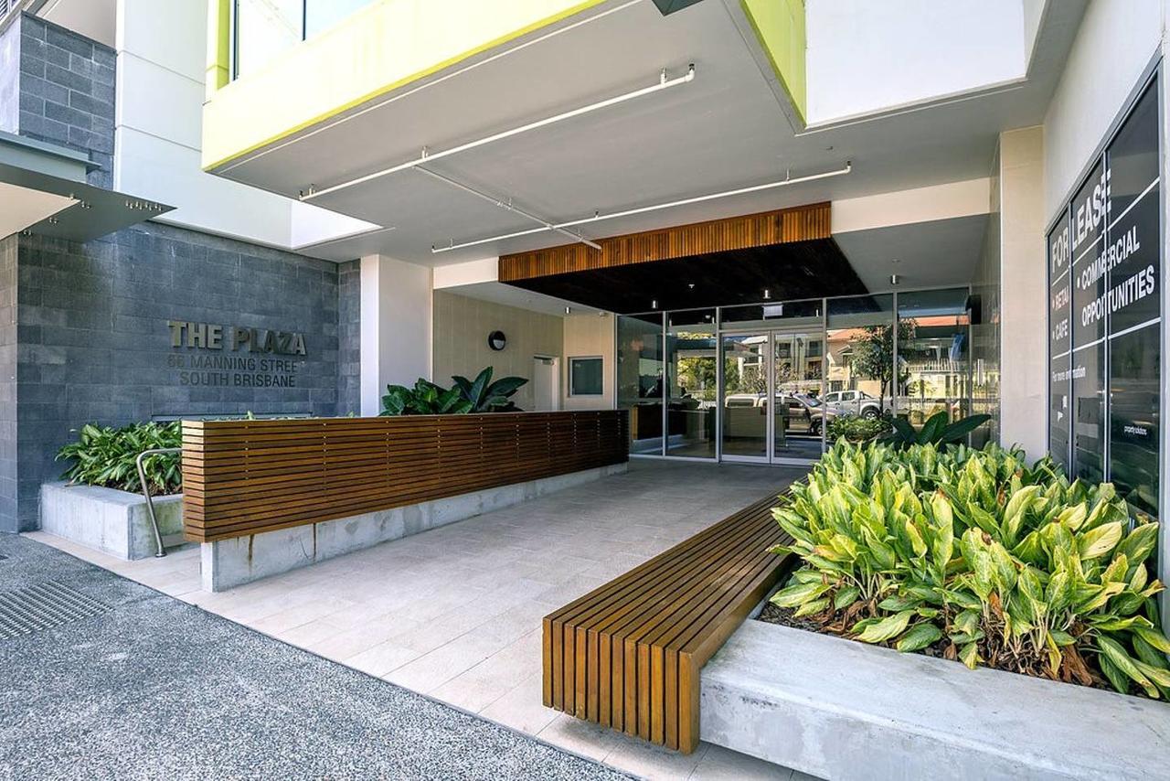 Executive Designer With Parking Apartment *