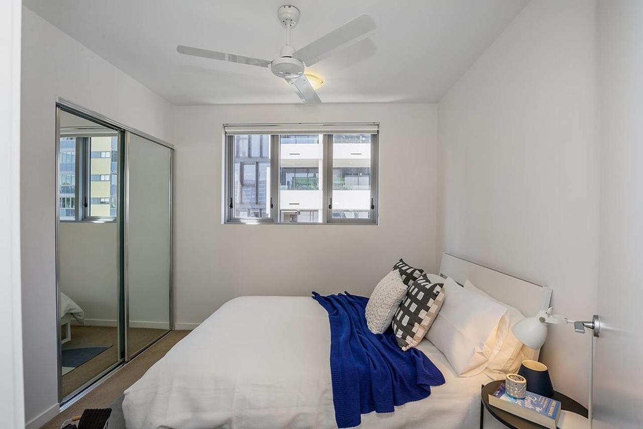 Executive Designer With Parking Apartment