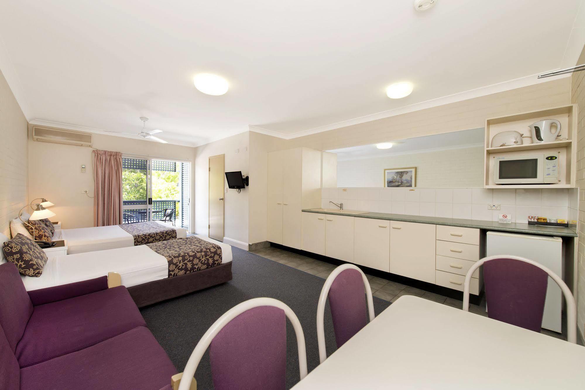 Benson Court 3*