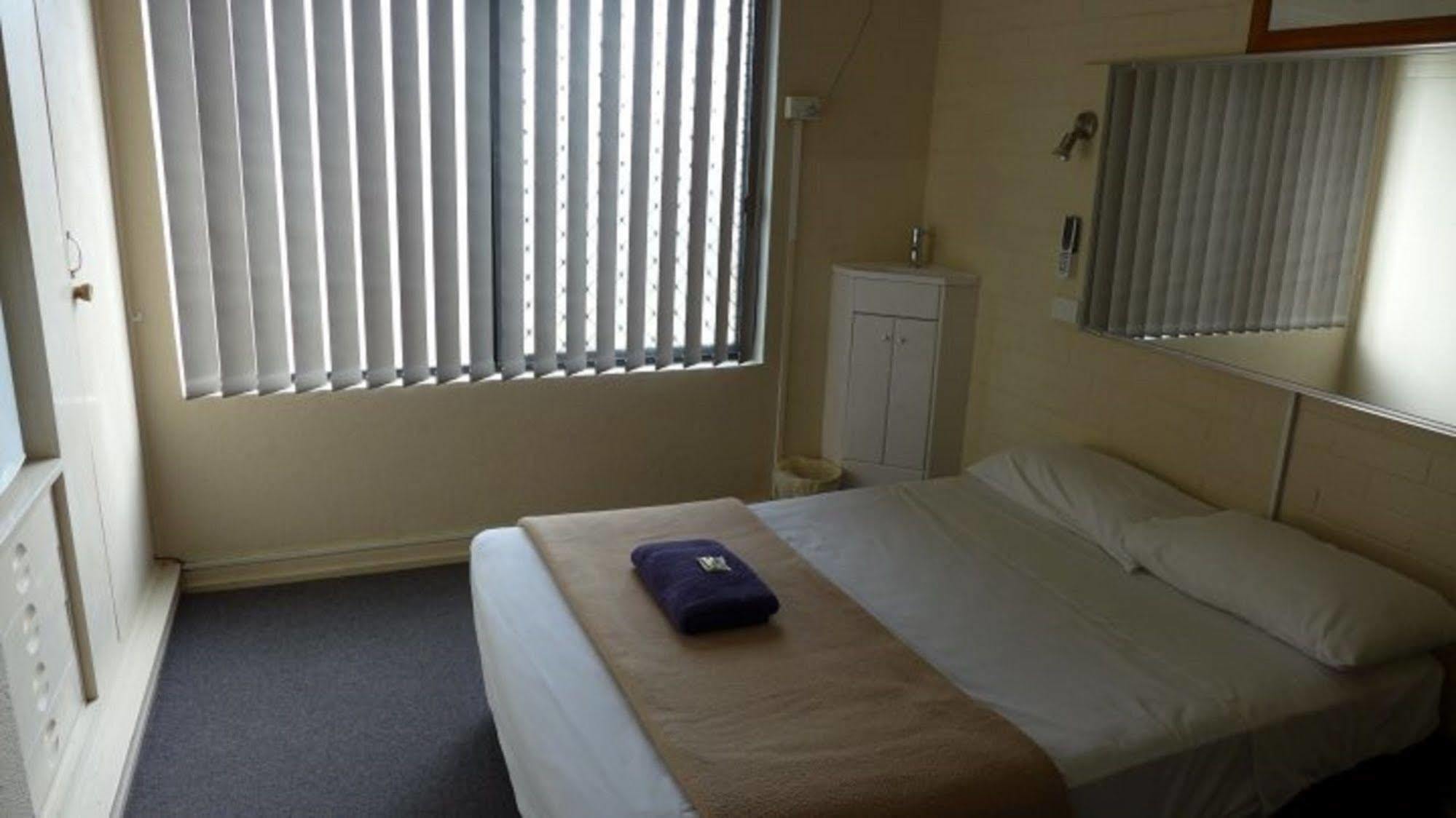 Kingsford Riverside 3*