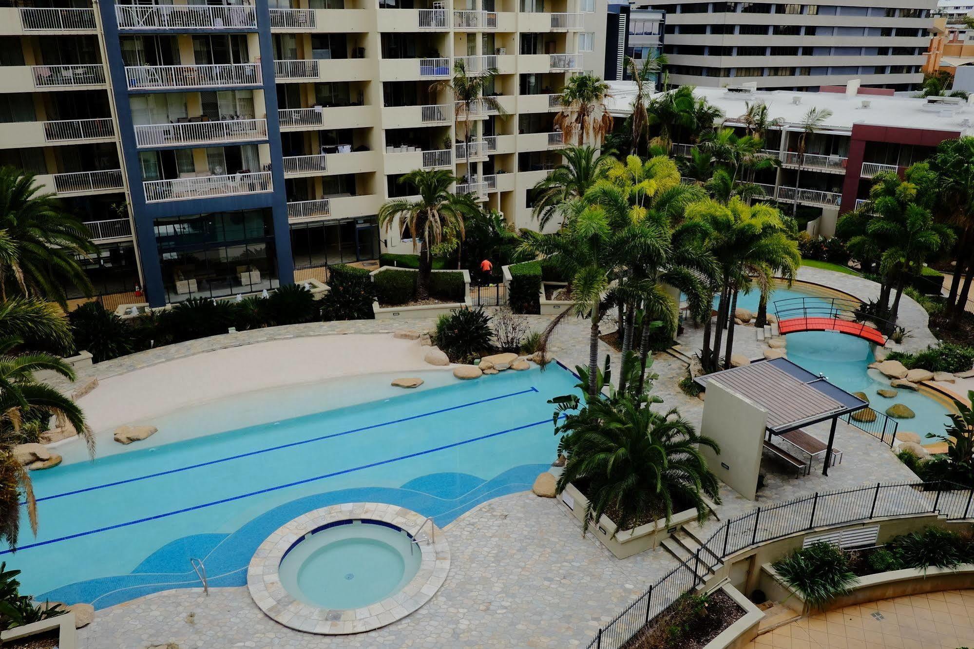Cathedral Place Apartment *