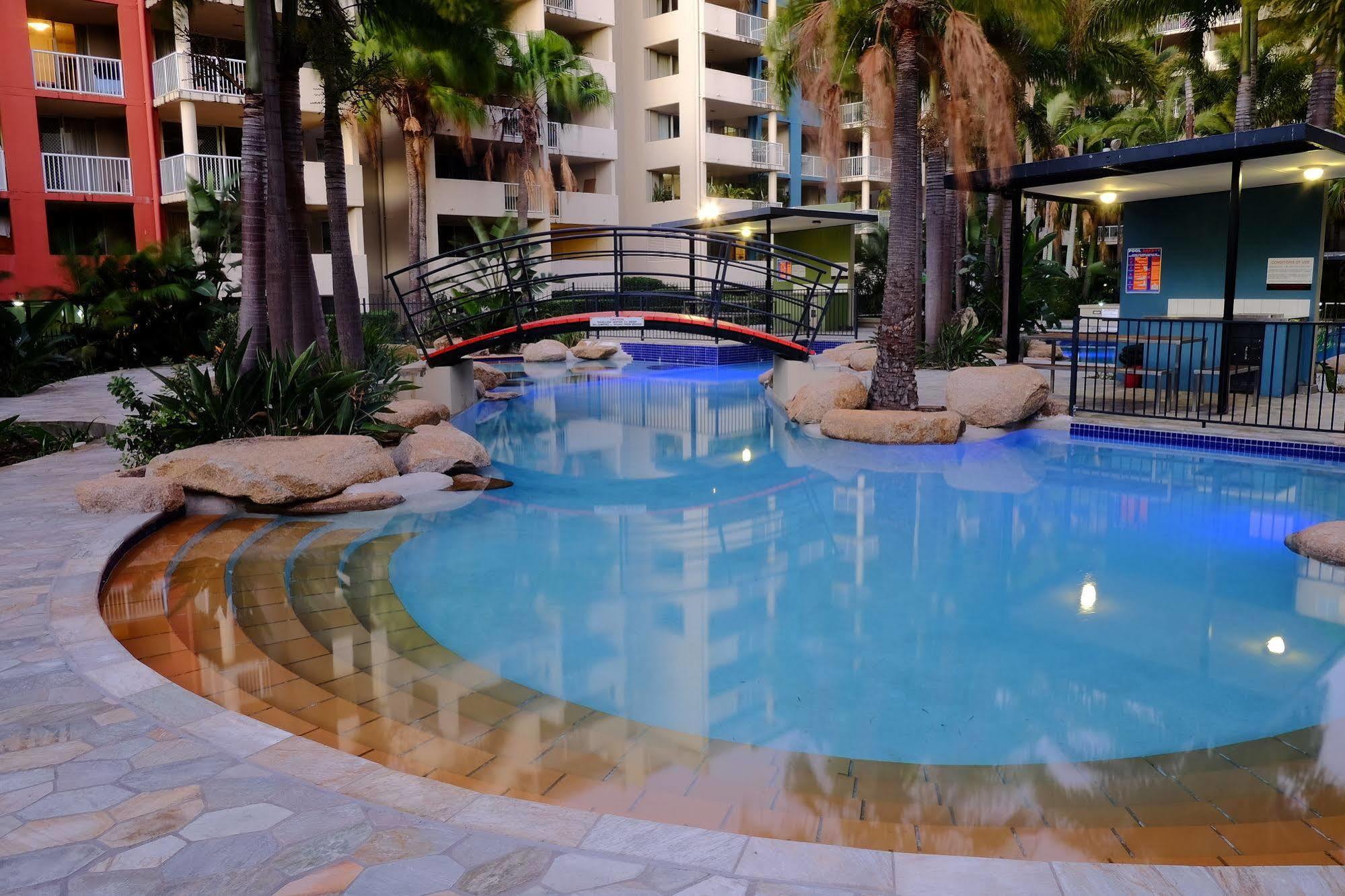 Cathedral Place Apartment *