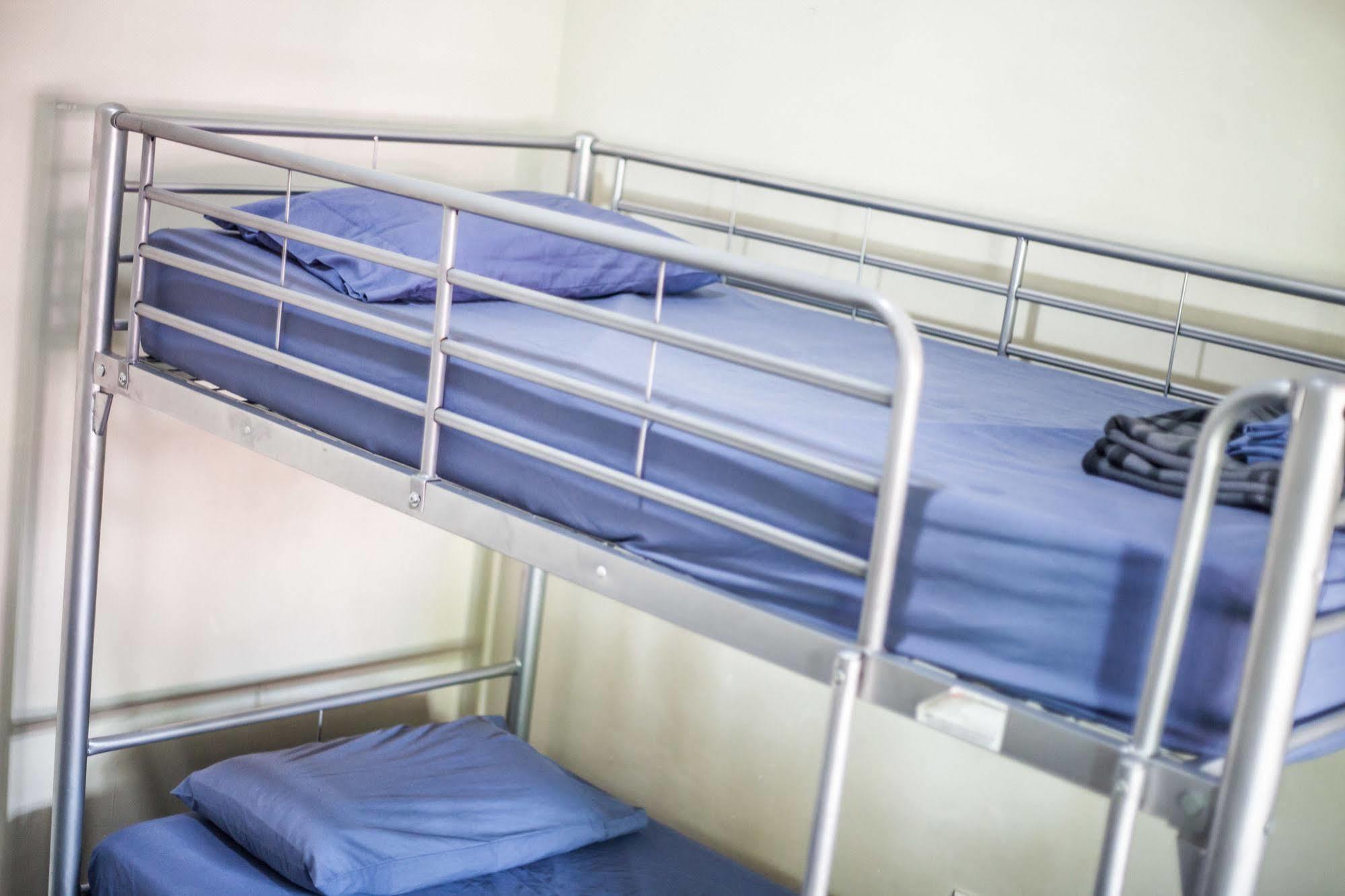 Hostel Somewhere To Backpackers *