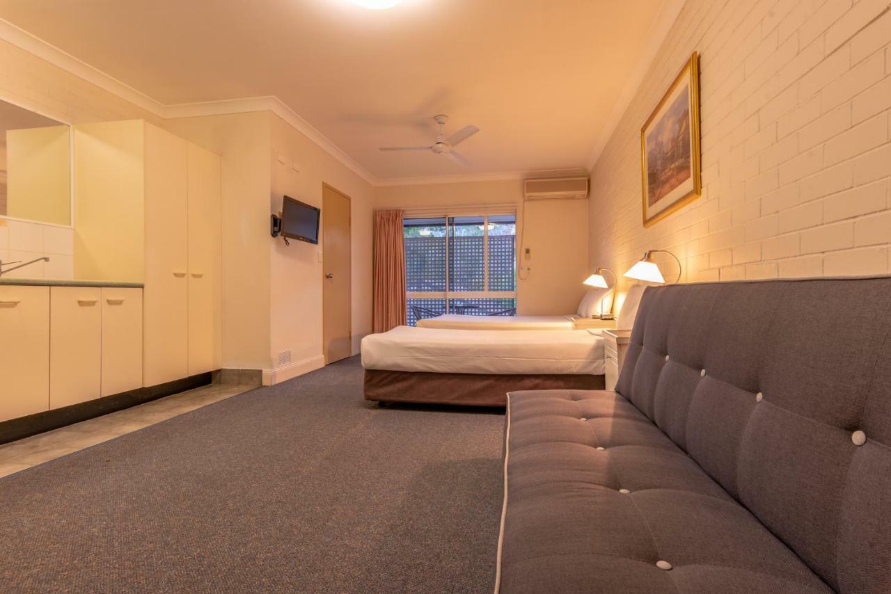 Benson Court Motel 3*
