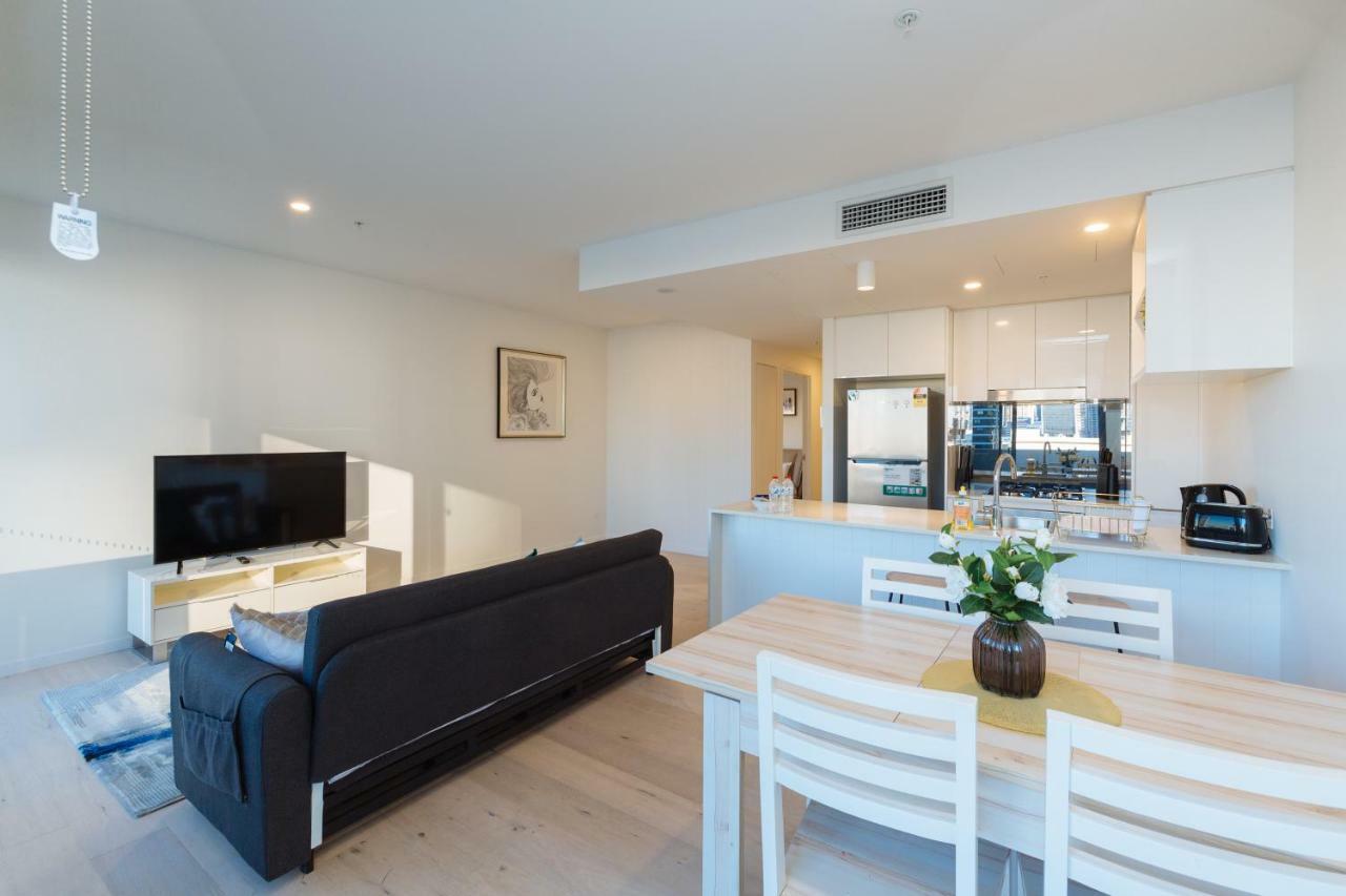 Airtrip On Merivale Street * Brisbane