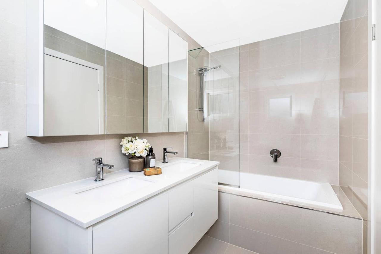 Park Ave Retreat - 3 Carparks, Wifi, Bbq, King Bed *