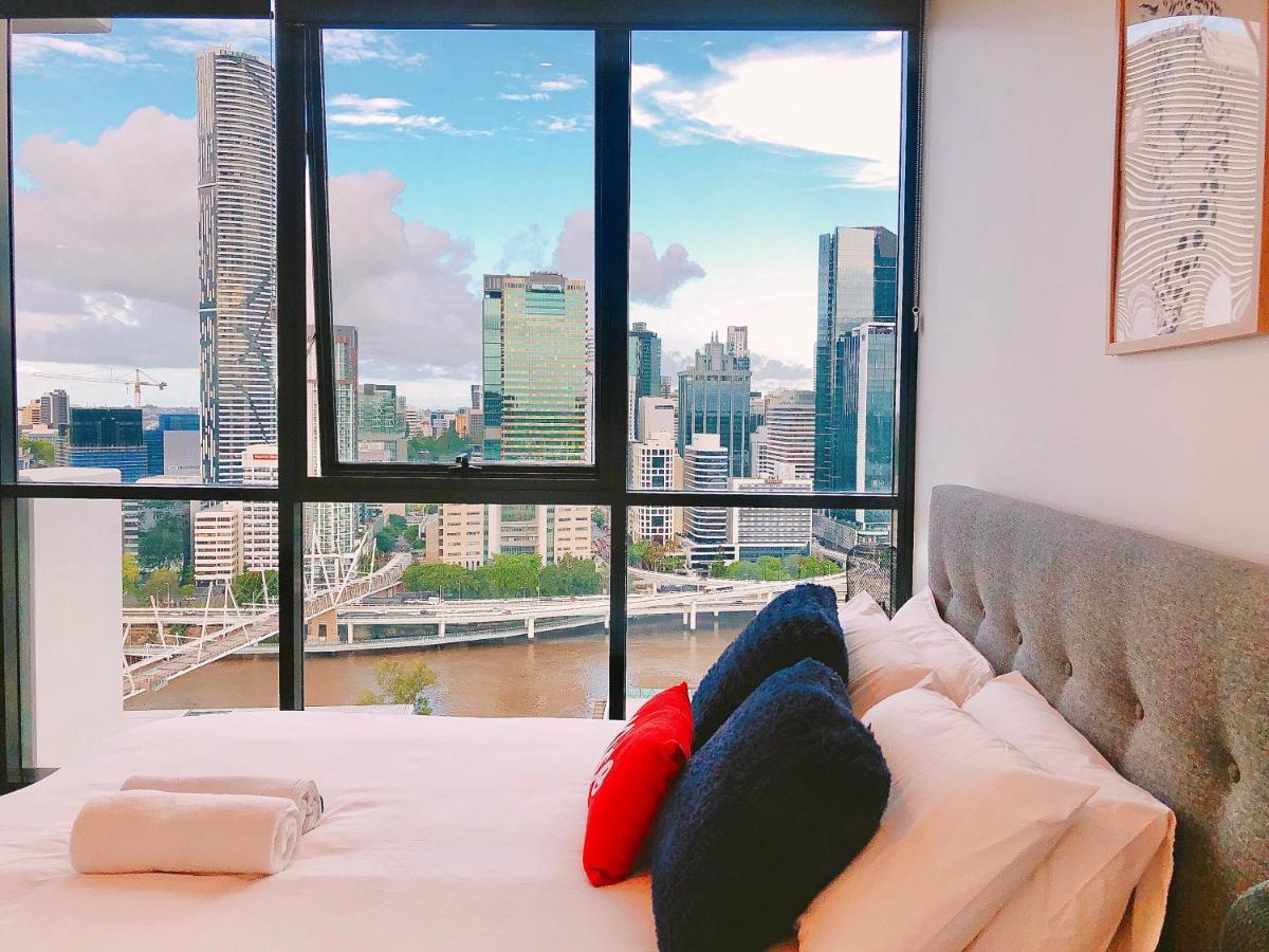 Apartment South Bank River And View