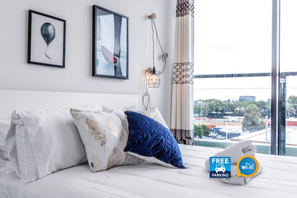Apartment Riverside Living In Portside Wharf Hamilton *