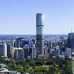 Brisbane Centre With Glorious Views & Pool