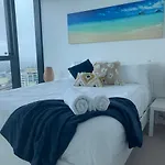 Lvl 50 Skytower Fabulous Views Cbd Wifi Carpark By Stylish Stays