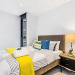 Kozyguru Fortitude Valley Designer Grade 2 Bed Apt Free Parking Qfv179-1401