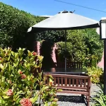 Albion Manor