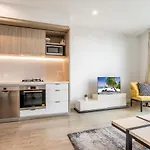 Comfy One Bedroom Apartment In Central South Brisbane