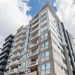 Comfort Two Bedroom Apartment With Free Parking In Valley
