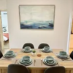 2-Bed Acropol Apartment With Balcony & Parking