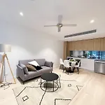 New Modern Apartment Next To Westfield Chermside