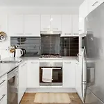 Spacious Inner City Apartment