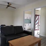 Detached 2 Bdr 2 Storey Granny Flat Close To Shopping Centre