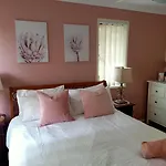 Tingalpa Townhouse Treat