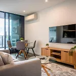 Luxury High-Rise Apt With Pool And Parking
