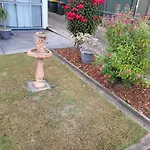 Spacious Home Close To Cbd And Airport