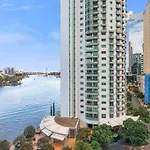 Brisbane City Luxe 3-Bd, Views, Pool, Car Park