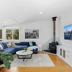 Tranquil 2-Bed Family Home With Deck Among Trees