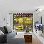 Inner City Apartment Living In Quiet Location
