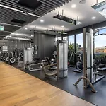 Chic 1-Bed With Parking, Rooftop Pool And Gym