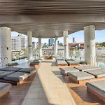 Chic 1-Bed With Parking, Rooftop Pool And Gym