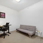 3-Bed Luxurious Retreat By Brisbane River & Cbd