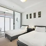 3-Bed Luxurious Retreat By Brisbane River & Cbd