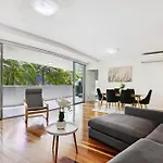 3-Bed Luxurious Retreat By Brisbane River & Cbd