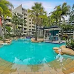 Large Studio Balcony, Spa & Pool