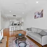 Homely 1-Bedroom With Parking And Wifi