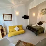 Self Contained Haven In New Farm